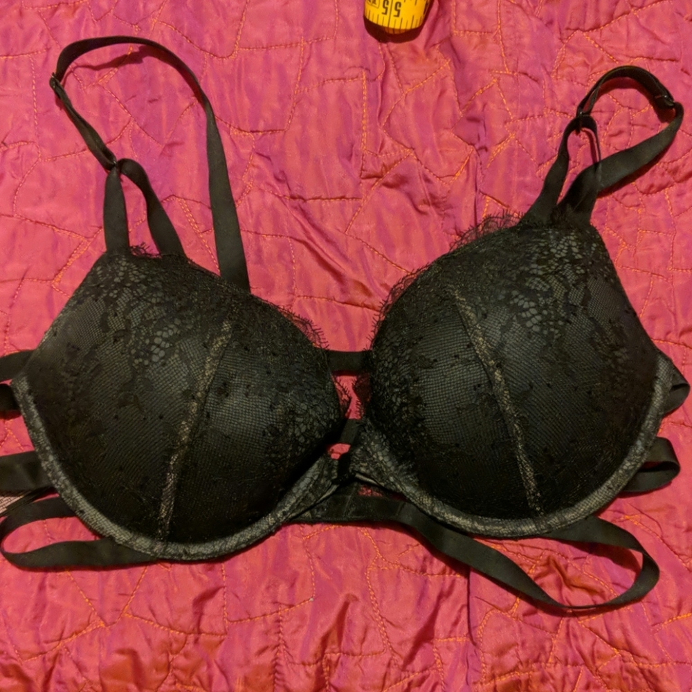 Nwot Victoria's secret strappy push-up bra